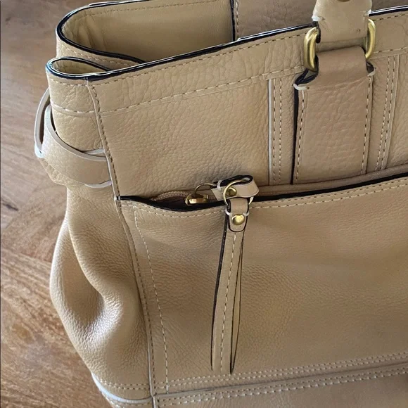 Coach Hampton Shoulder Bag - Picture 5 of 11